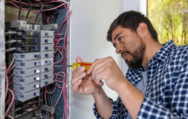 Best Affordable Emergency Electrician  in Iola, WI